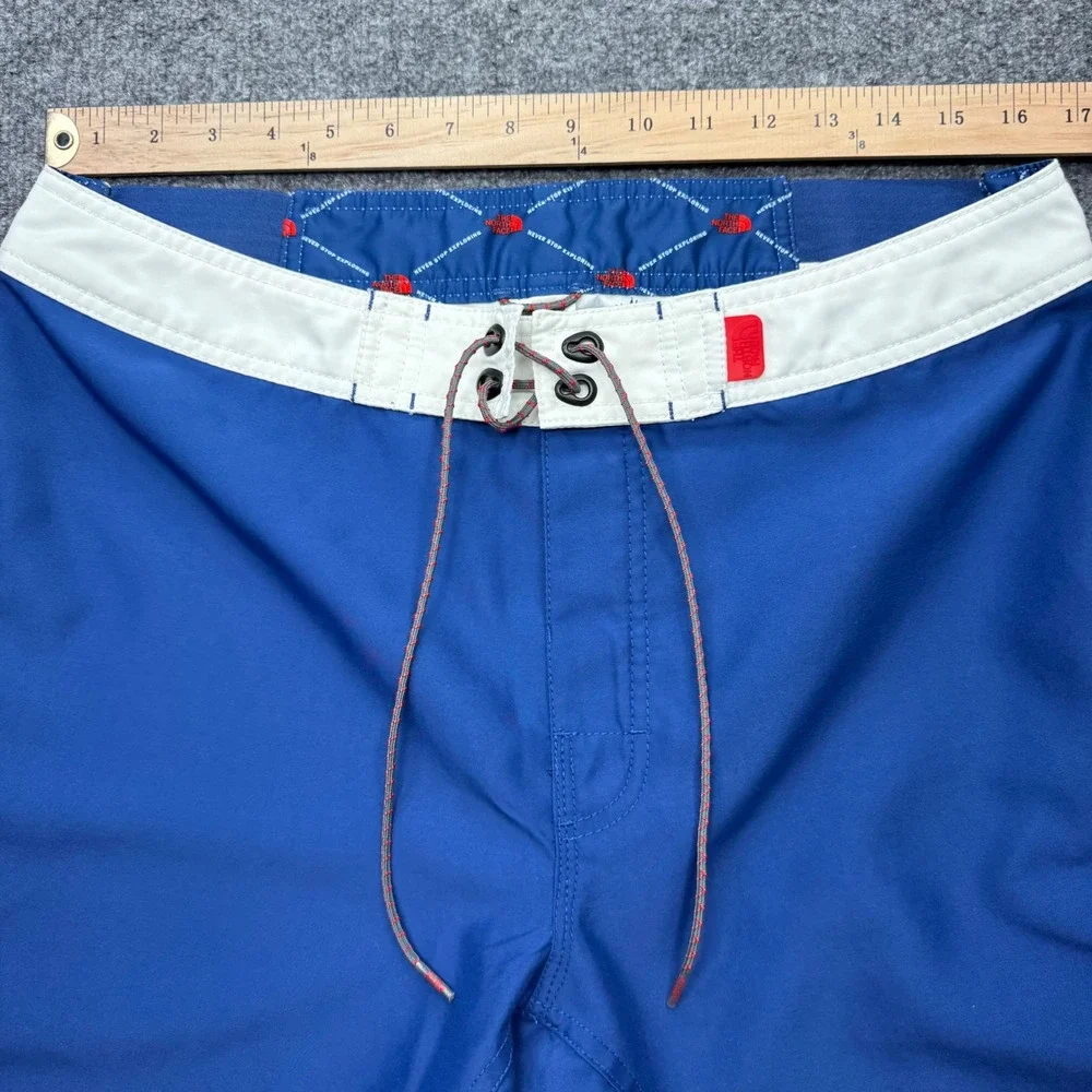 The North Face Mens Blue White Colorblock Board Shorts Swim Trunks Size 34